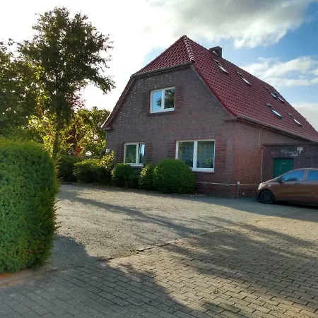 Dachgeschosswohnung Mit Garten *