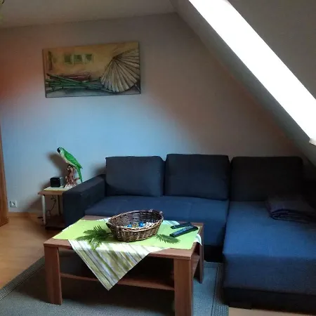 Dachgeschosswohnung Mit Garten Apartment Schortens